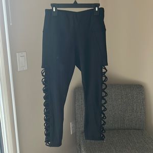 Yogalicious black cutout cropped leggings